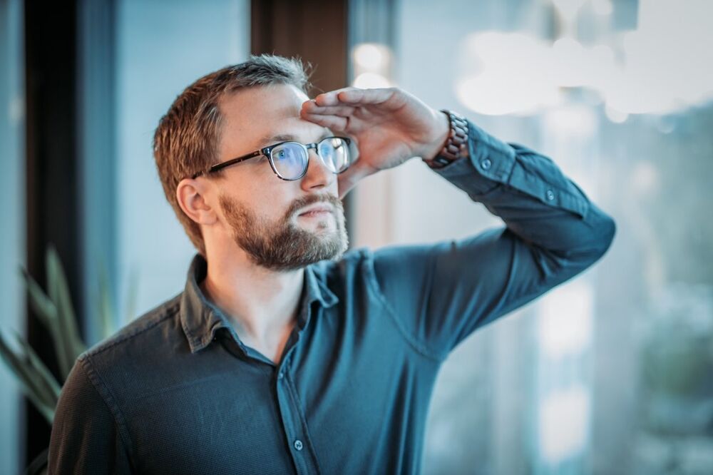 Das erfolgreiche Gestalten dieses Prozesses erfordert unter anderem eine bereichsübergreifende Vision, wohin die Reise gehen soll. Wichtig ist zudem eine Strategie, wie das grosse Ziel erreicht werden soll.